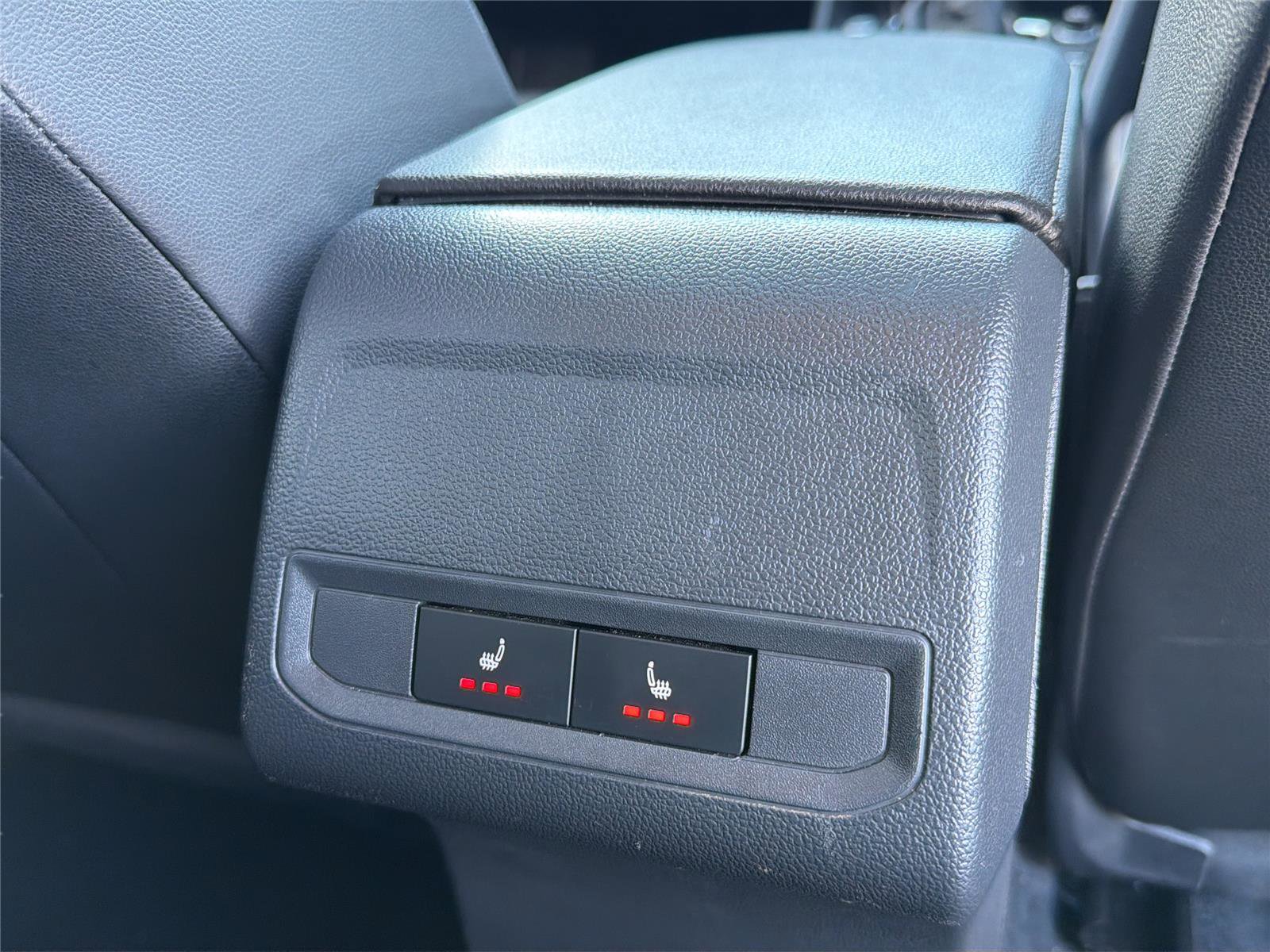 Used 2020 Volkswagen Jetta SE w/ SE Cold Weather Package image 27