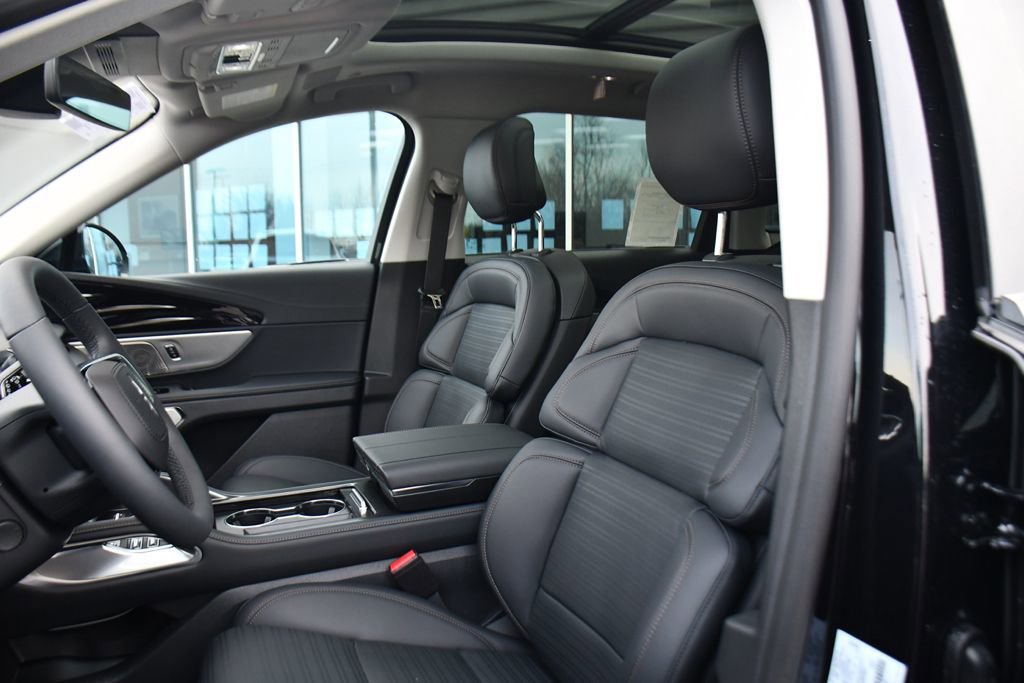 Used 2026 Lincoln Nautilus Reserve AWD/4WD image 13