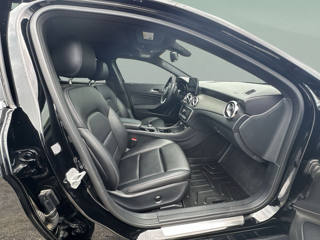 Used 2018 Mercedes-Benz GLA 250 image 36