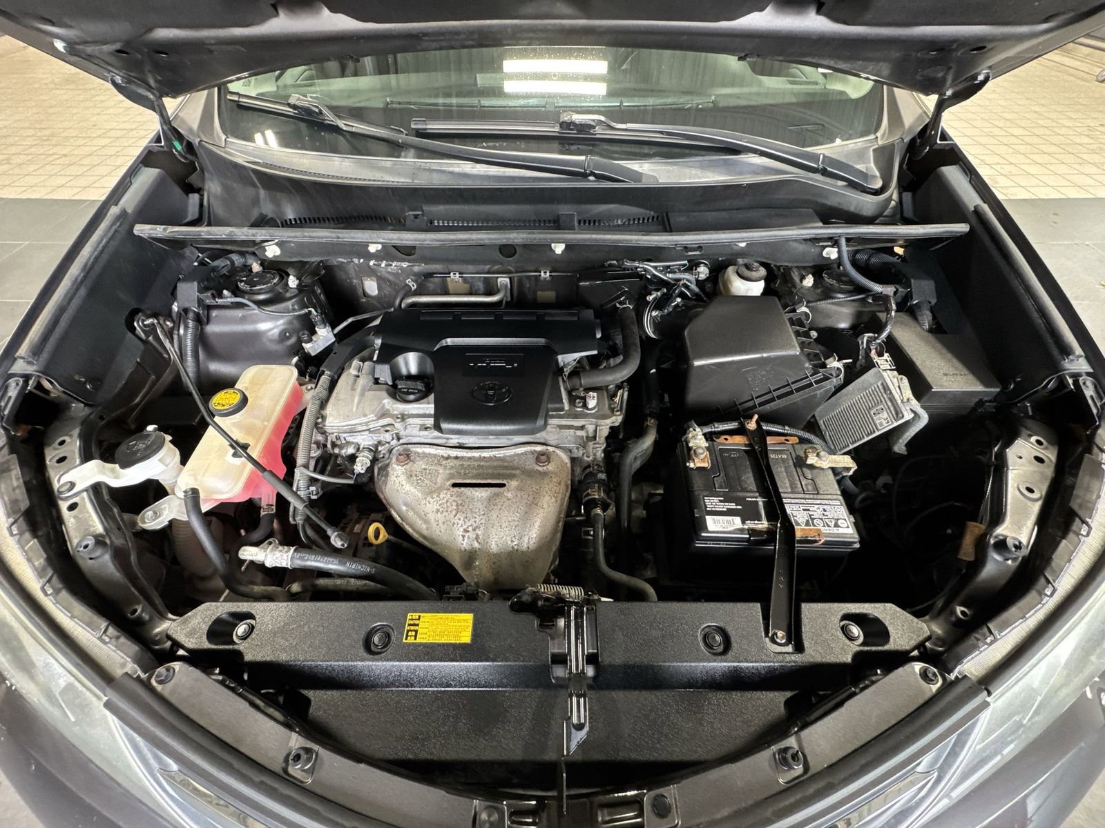 Used 2014 Toyota RAV4 XLE AWD/4WD image 32