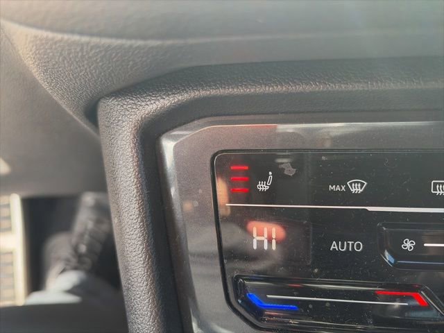 Used 2022 Volkswagen Tiguan SE R-Line image 10