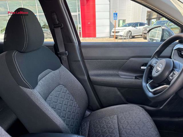 Used 2025 Nissan Kicks SV image 20