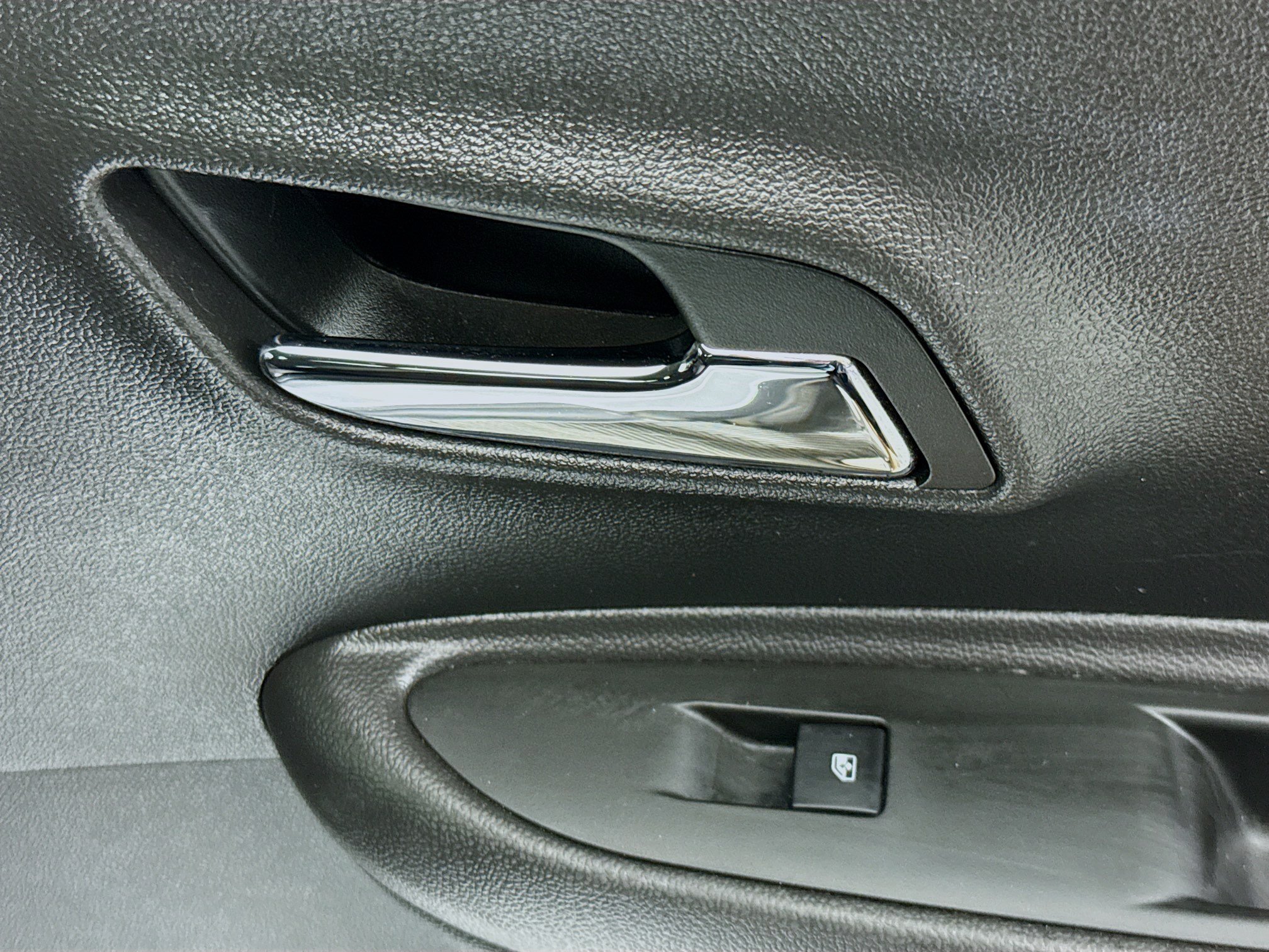 Used 2020 Chevrolet Trax LS FWD image 28