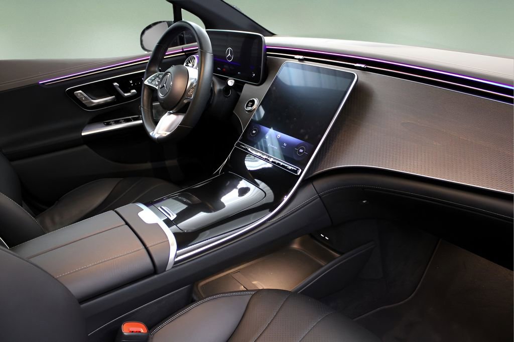 Used 2023 Mercedes-Benz EQE 350+ Sedan image 25