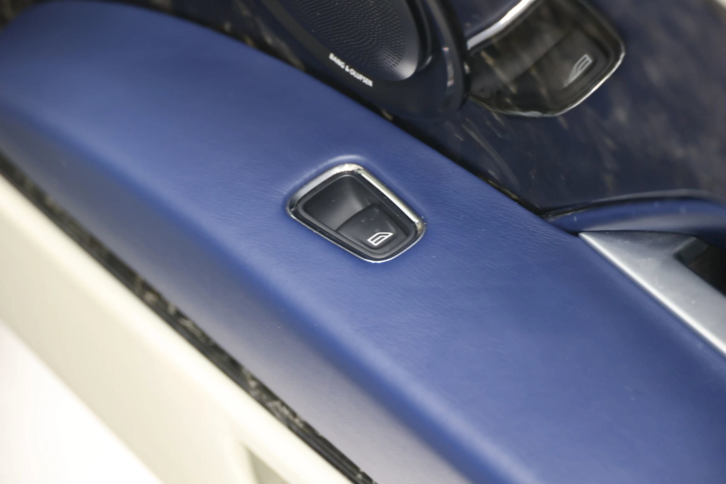 Used 2017 Aston Martin DB11 V12 image 73