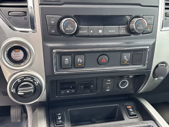 Used 2017 Nissan Titan SL image 30