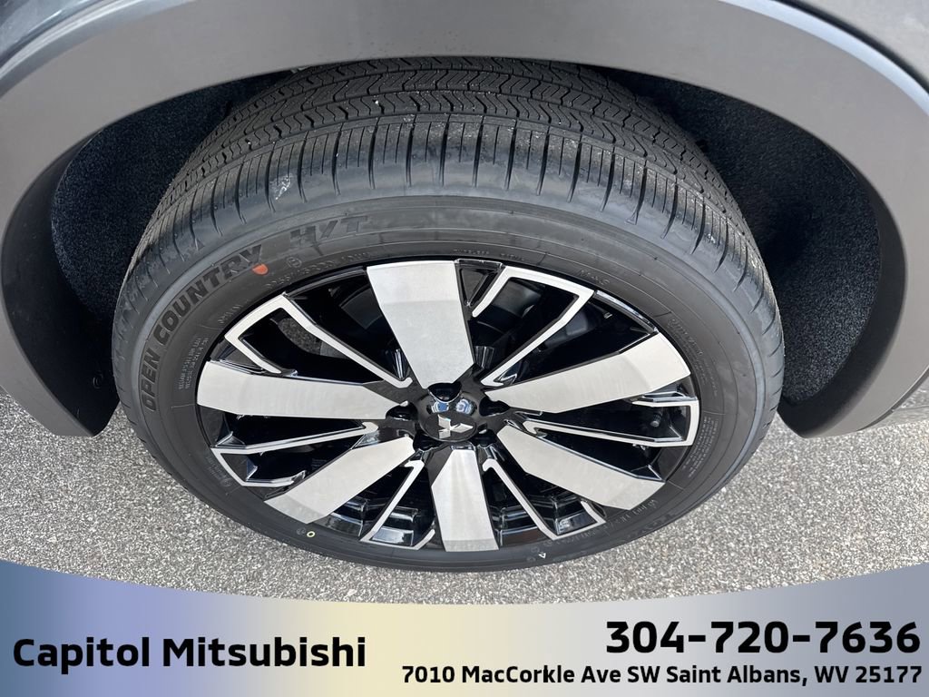 New 2025 Mitsubishi Outlander SEL image 13