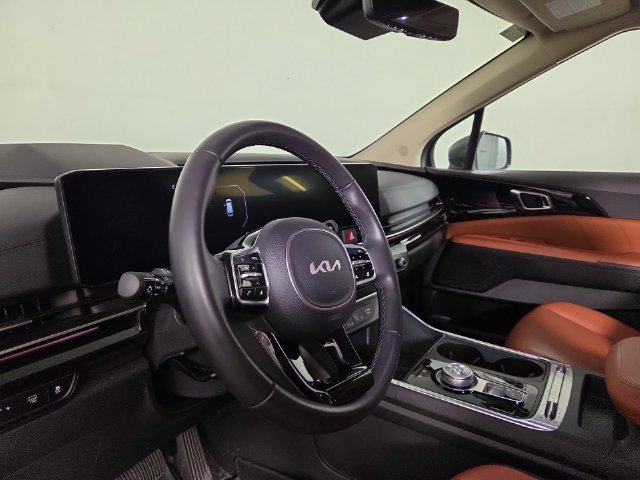 Certified 2025 Kia Carnival SX Prestige FWD image 13