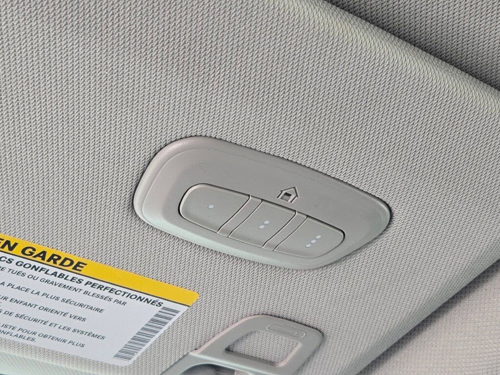 Used 2024 Jeep Grand Cherokee Limited w/ Black Appearance Package image 30