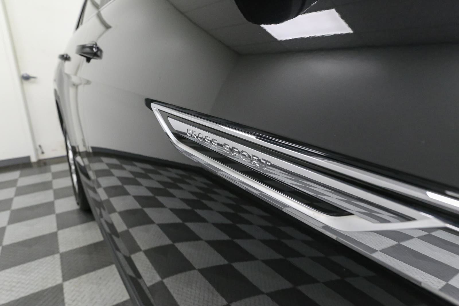 Certified 2020 Volkswagen Atlas Cross Sport SEL image 7