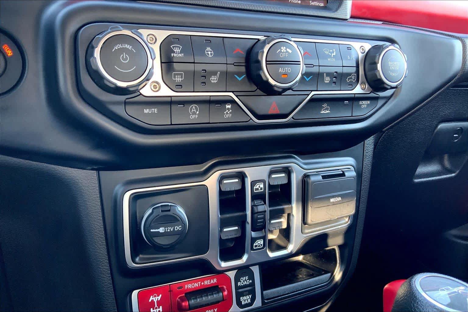 Used 2023 Jeep Gladiator Rubicon w/ LED Lighting Group AWD/4WD image 34