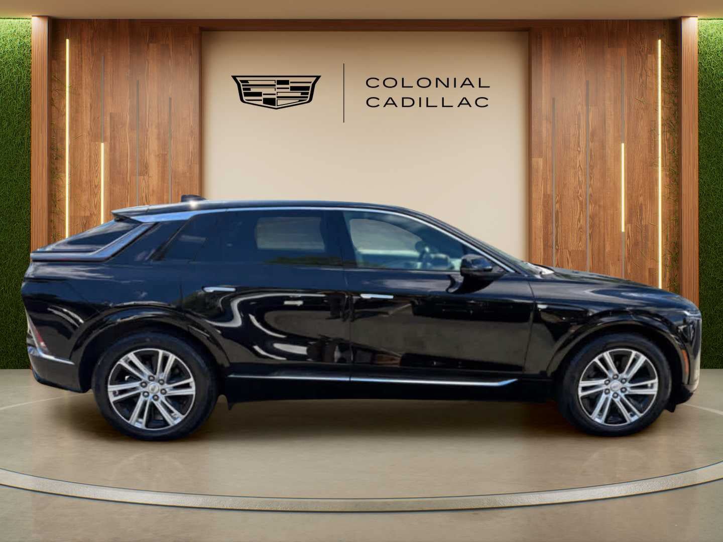 Used 2024 Cadillac Lyriq Tech w/ Driver Assist Package AWD/4WD image 7