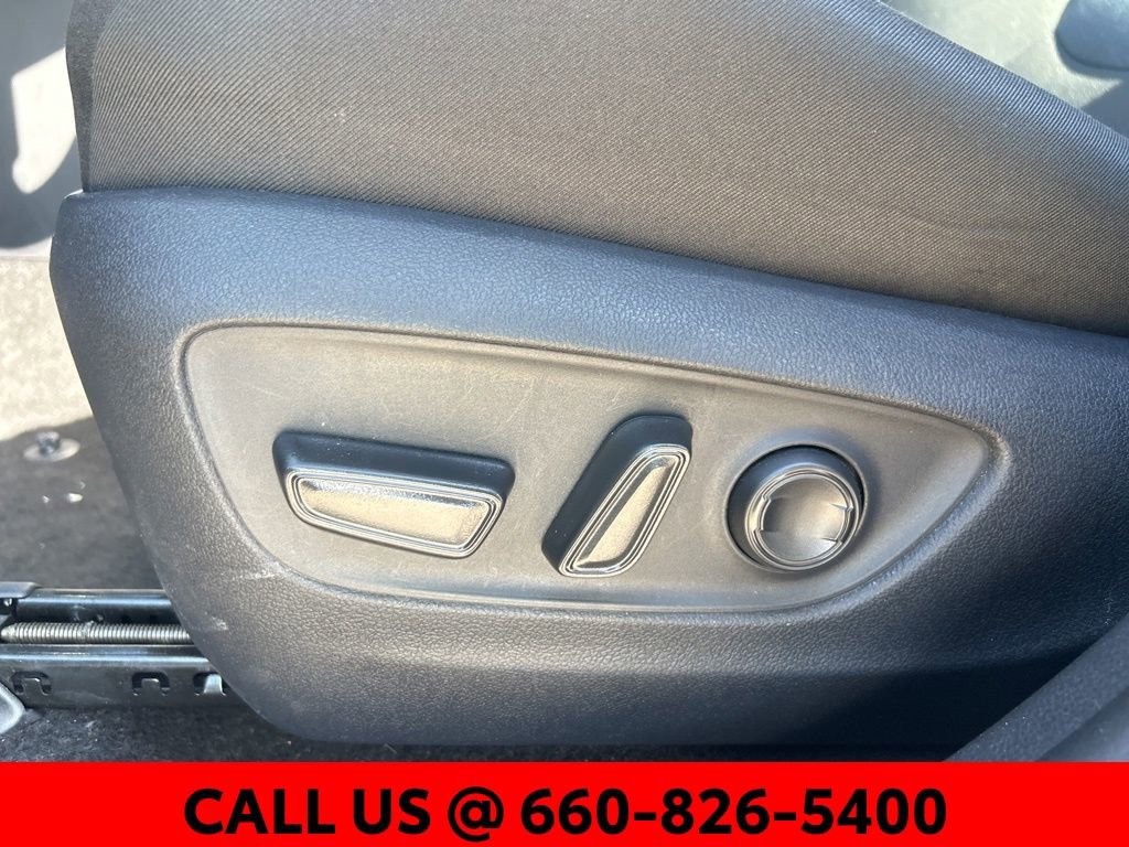 Used 2025 Toyota RAV4 XLE image 12