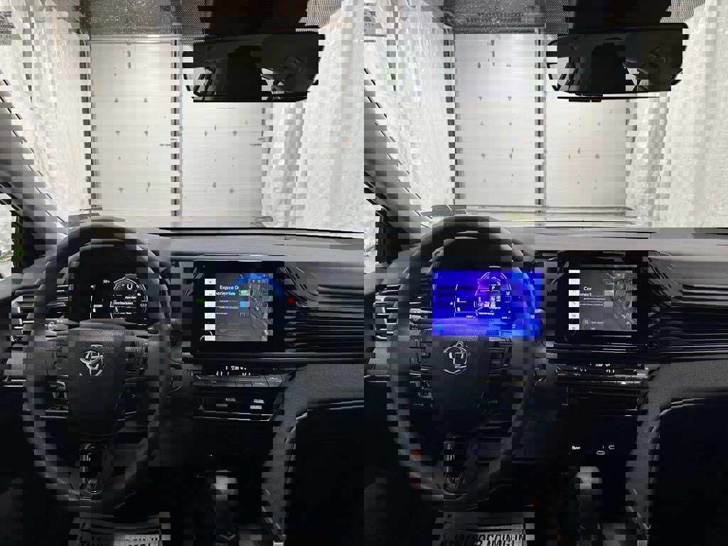 Used 2025 Toyota Camry LE image 16