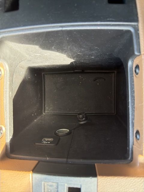 Used 2017 Jeep Wrangler Unlimited Sahara w/ Connectivity Group image 30