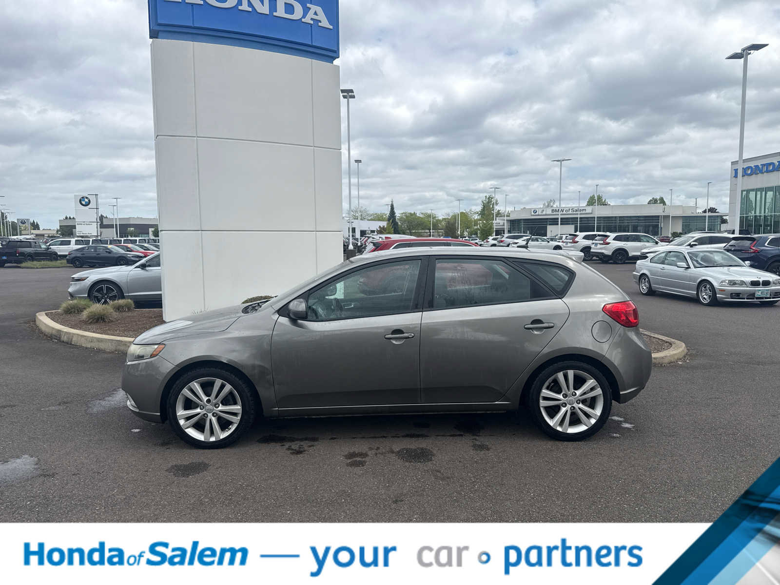Used 2011 Kia Forte SX FWD image 3