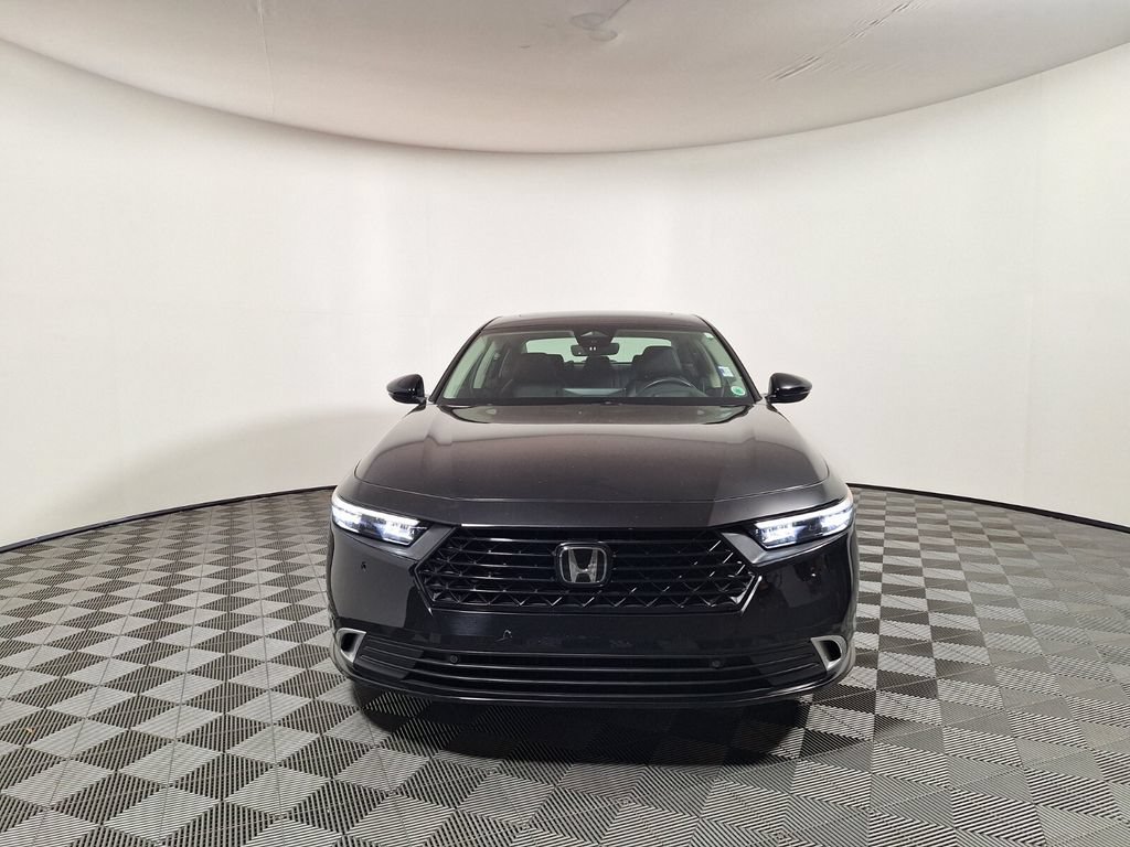 Used 2023 Honda Accord Touring image 2
