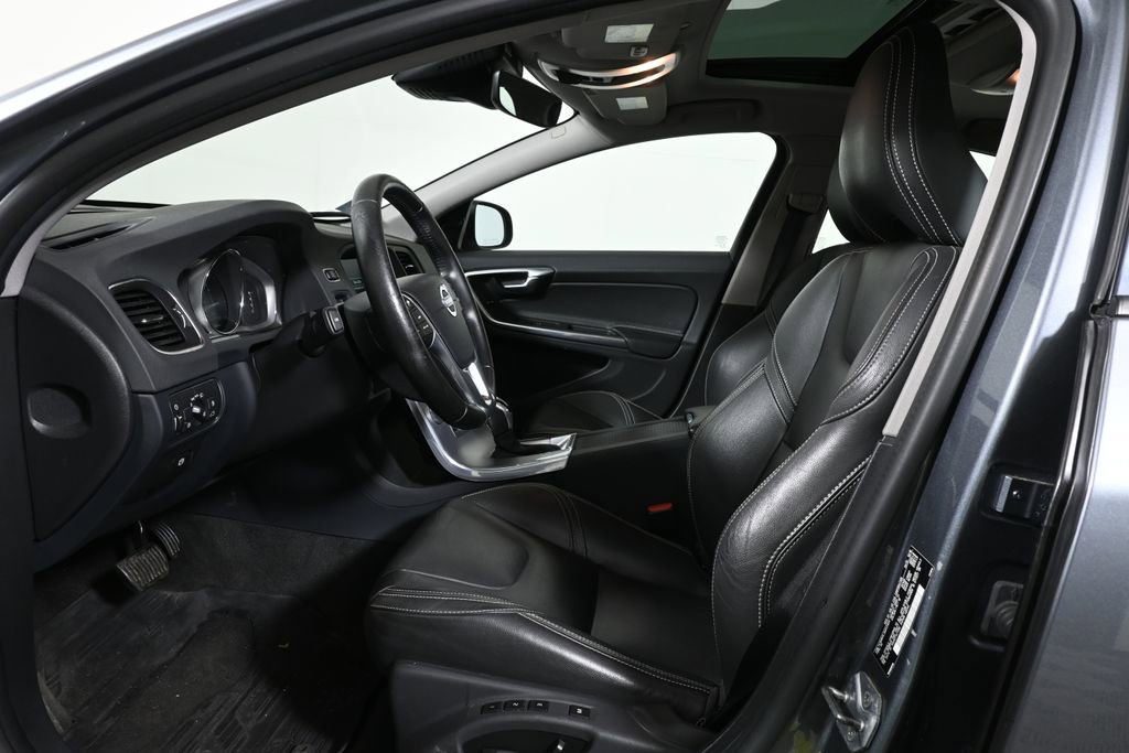 Used 2017 Volvo S60 T5 Dynamic AWD/4WD image 3