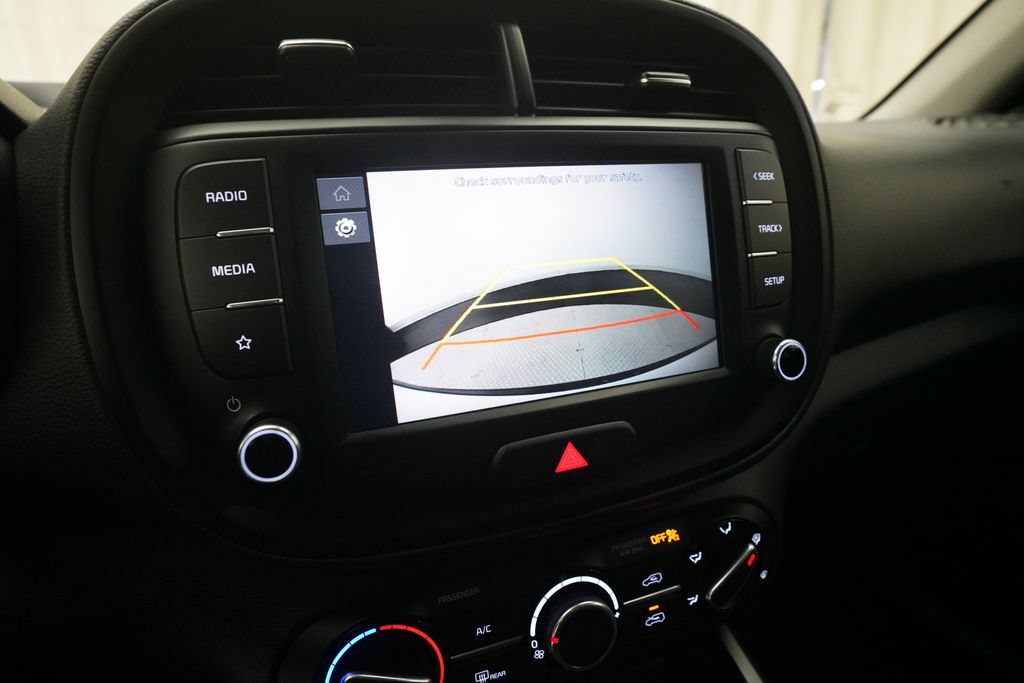 Used 2023 Kia Soul LX w/ LX Technology Package FWD image 19