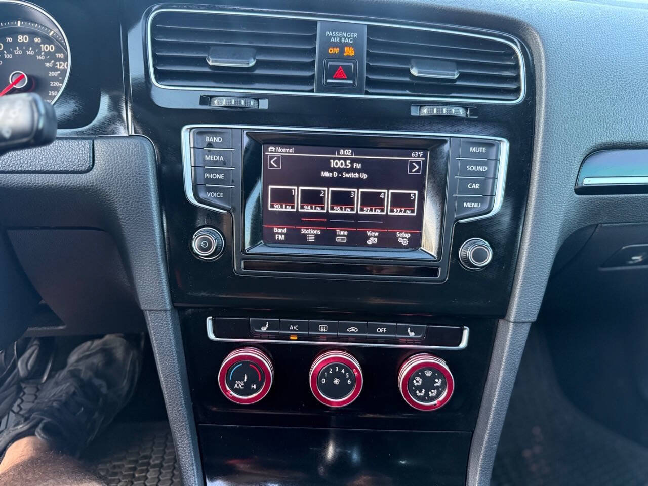 Used 2015 Volkswagen GTI SE w/ Lighting Package (SEL) FWD image 21