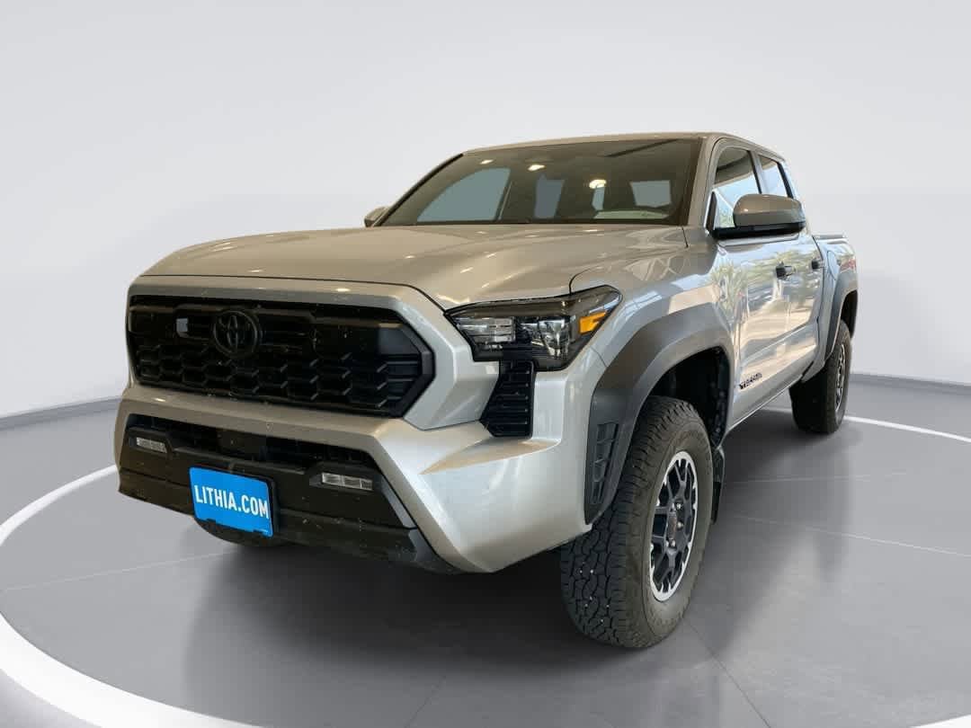 Certified 2025 Toyota Tacoma TRD Off-Road AWD/4WD image 1