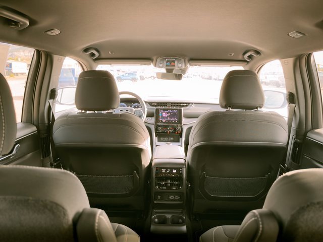 New 2025 Jeep Grand Cherokee L Laredo w/ Luxury Tech Group I image 17