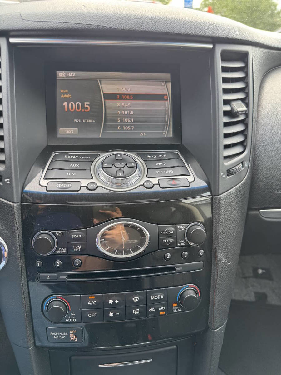 Used 2010 INFINITI FX35 AWD w/ Premium Pkg image 18