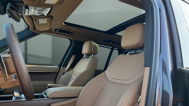 New 2026 Land Rover Range Rover SE image 31