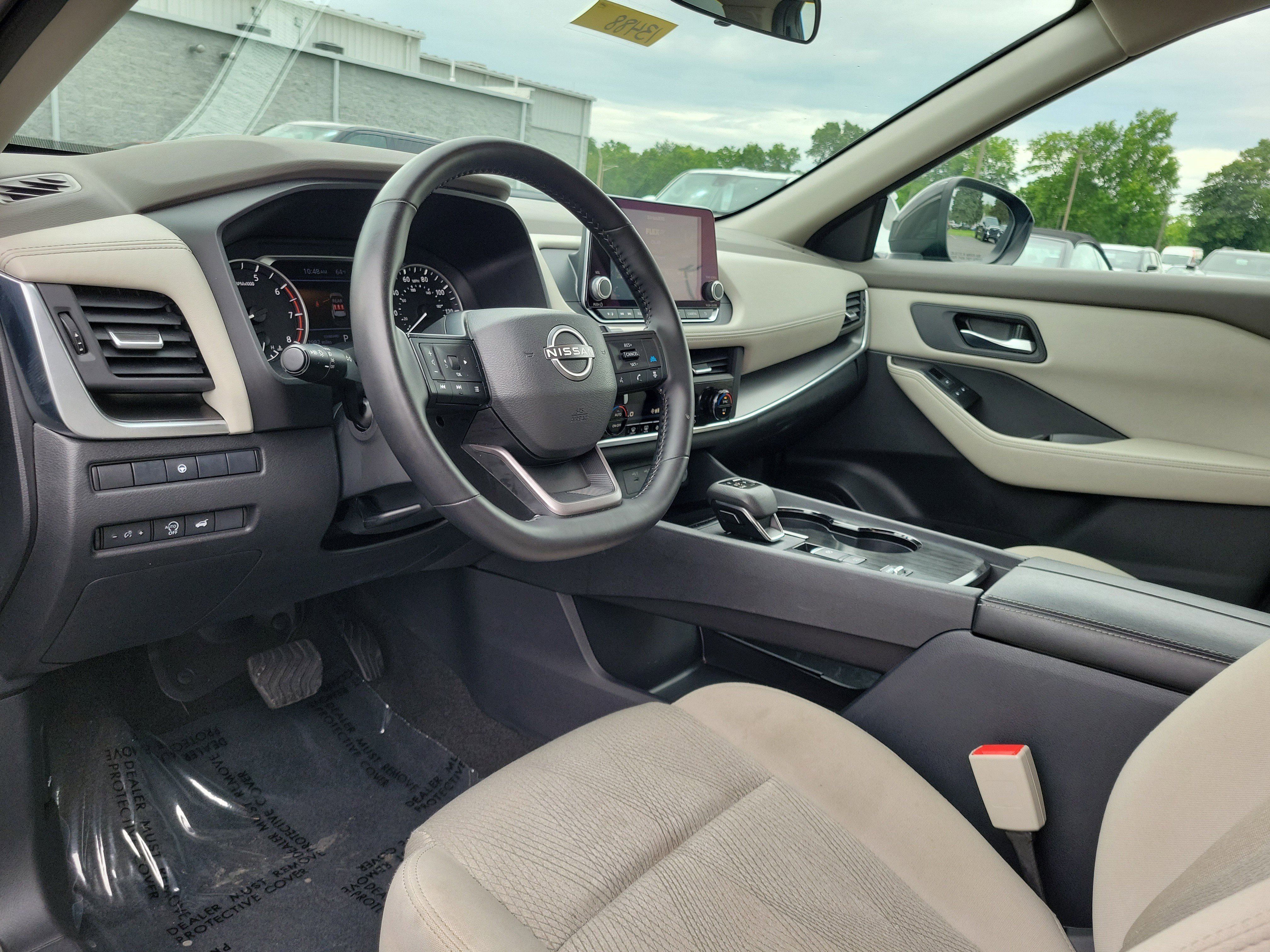 Used 2025 Nissan Rogue SV FWD image 19