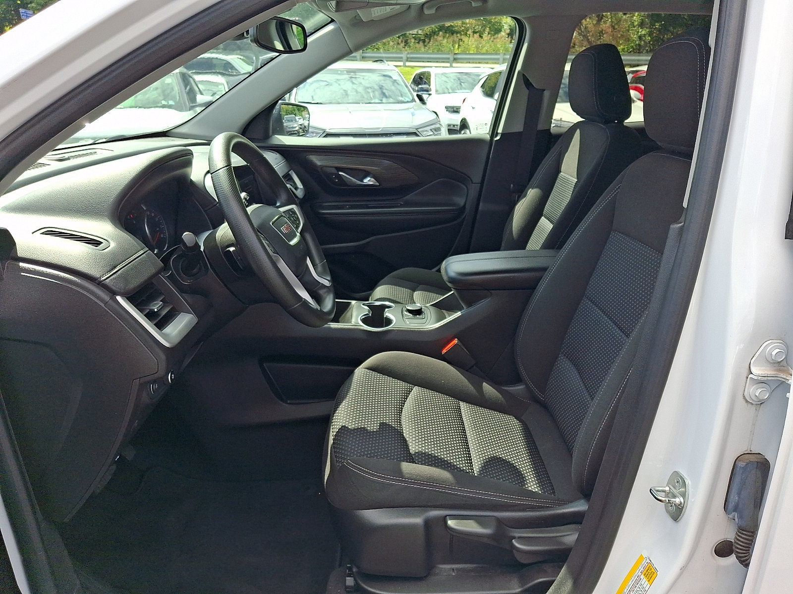 Used 2024 GMC Terrain SLE FWD image 14