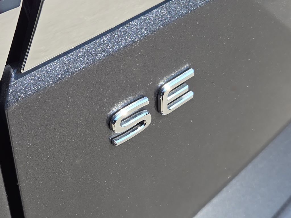 Used 2024 Volkswagen Atlas SE image 12