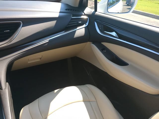 Used 2020 Buick Enclave Essence AWD/4WD image 16