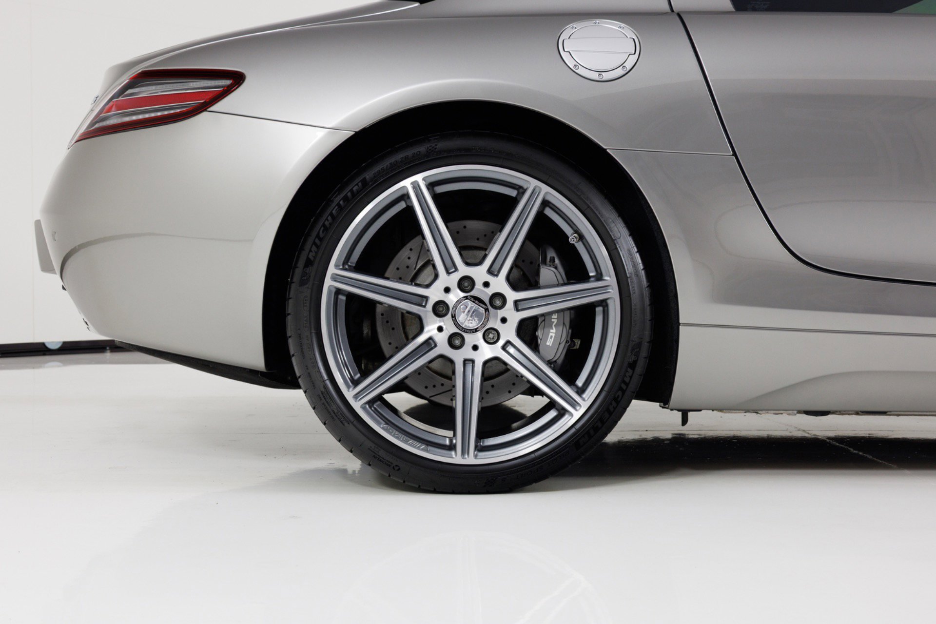 Used 2011 Mercedes-Benz SLS AMG Coupe image 13