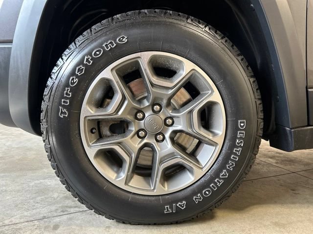 Used 2022 Jeep Cherokee Trailhawk w/ Sound & Nav Group AWD/4WD image 10