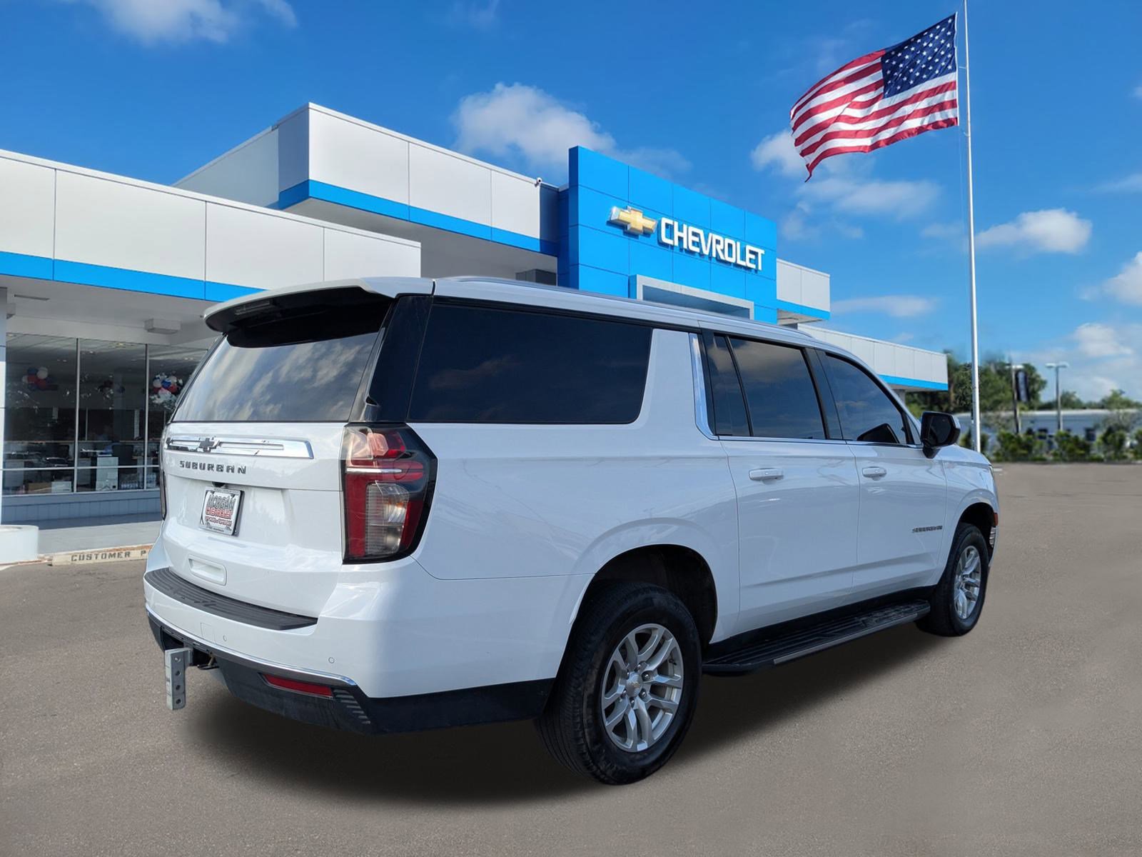Used 2024 Chevrolet Suburban LS w/ Driver Alert Package image 4