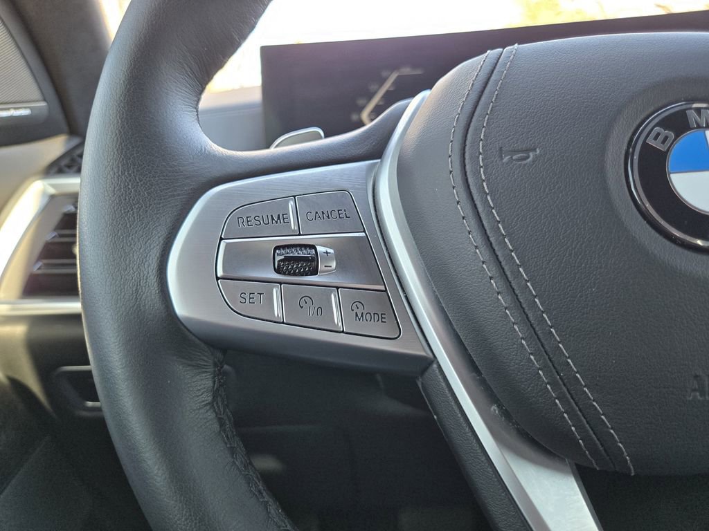 Used 2024 BMW X7 xDrive40i w/ Premium Package image 29
