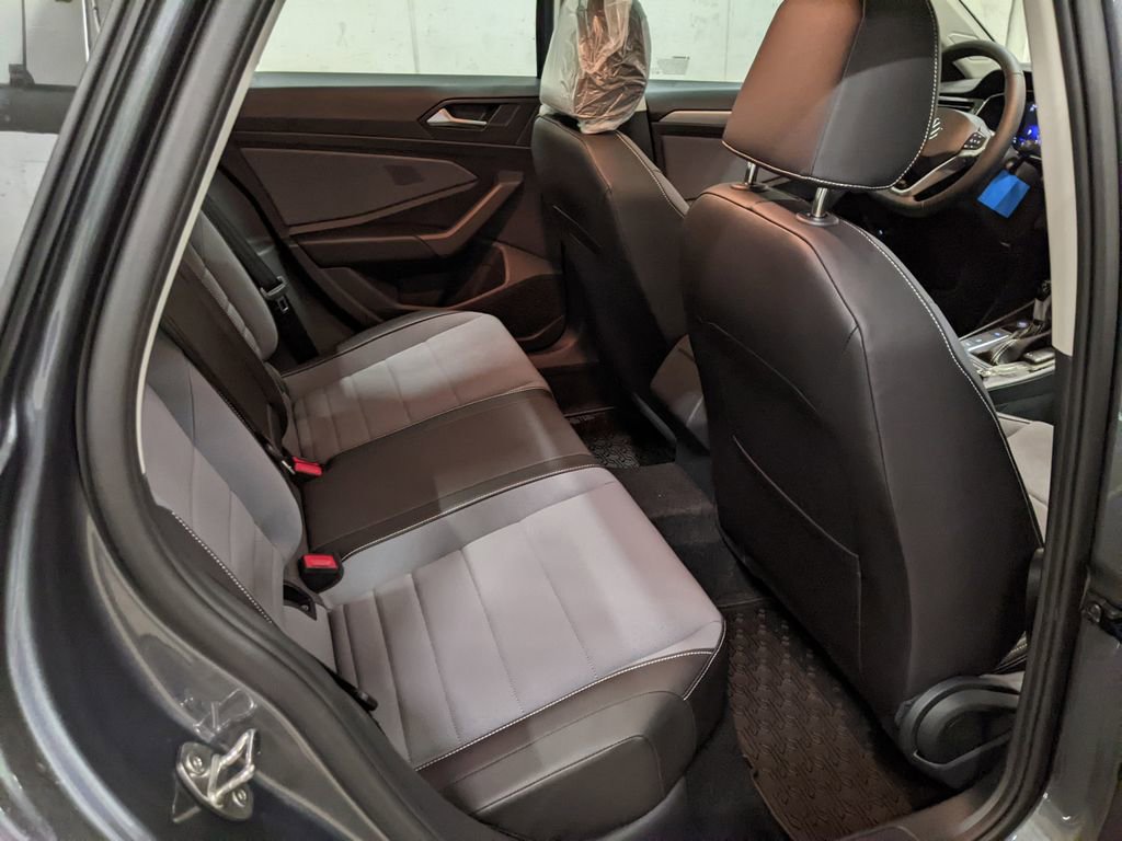 New 2026 Volkswagen Jetta SE FWD image 25