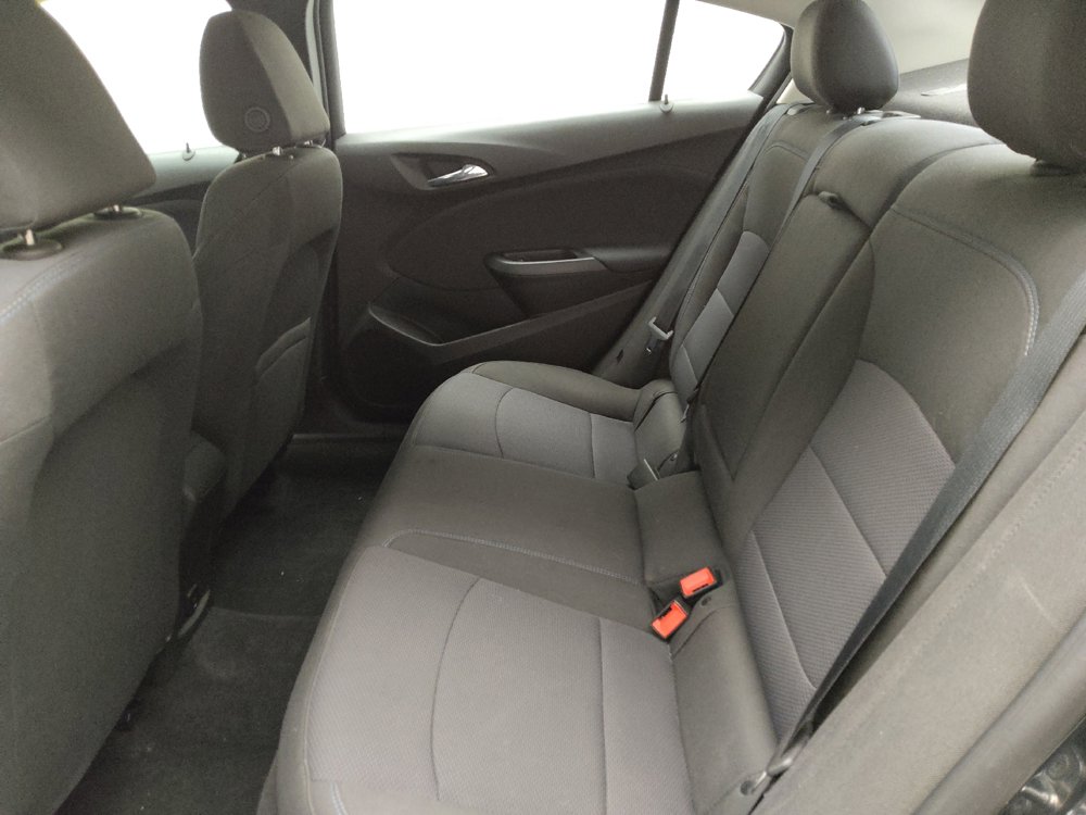 Used 2018 Chevrolet Cruze LT FWD image 18