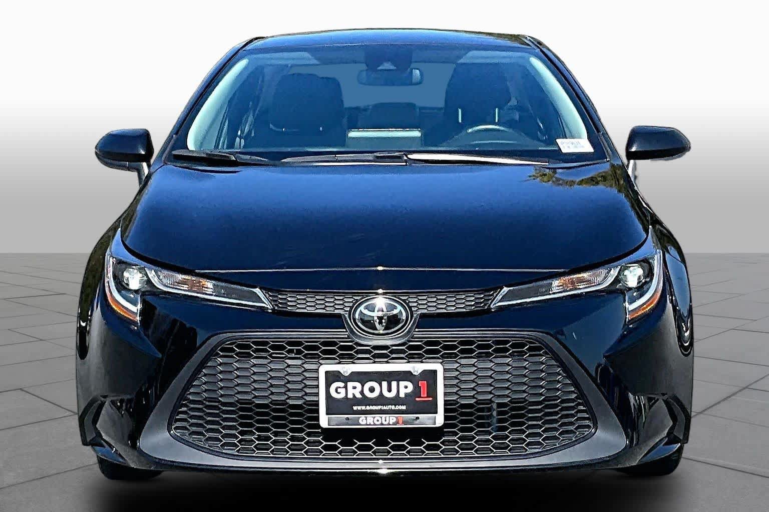 Used 2022 Toyota Corolla LE w/ Carpet Mat Package (TMS) FWD image 3