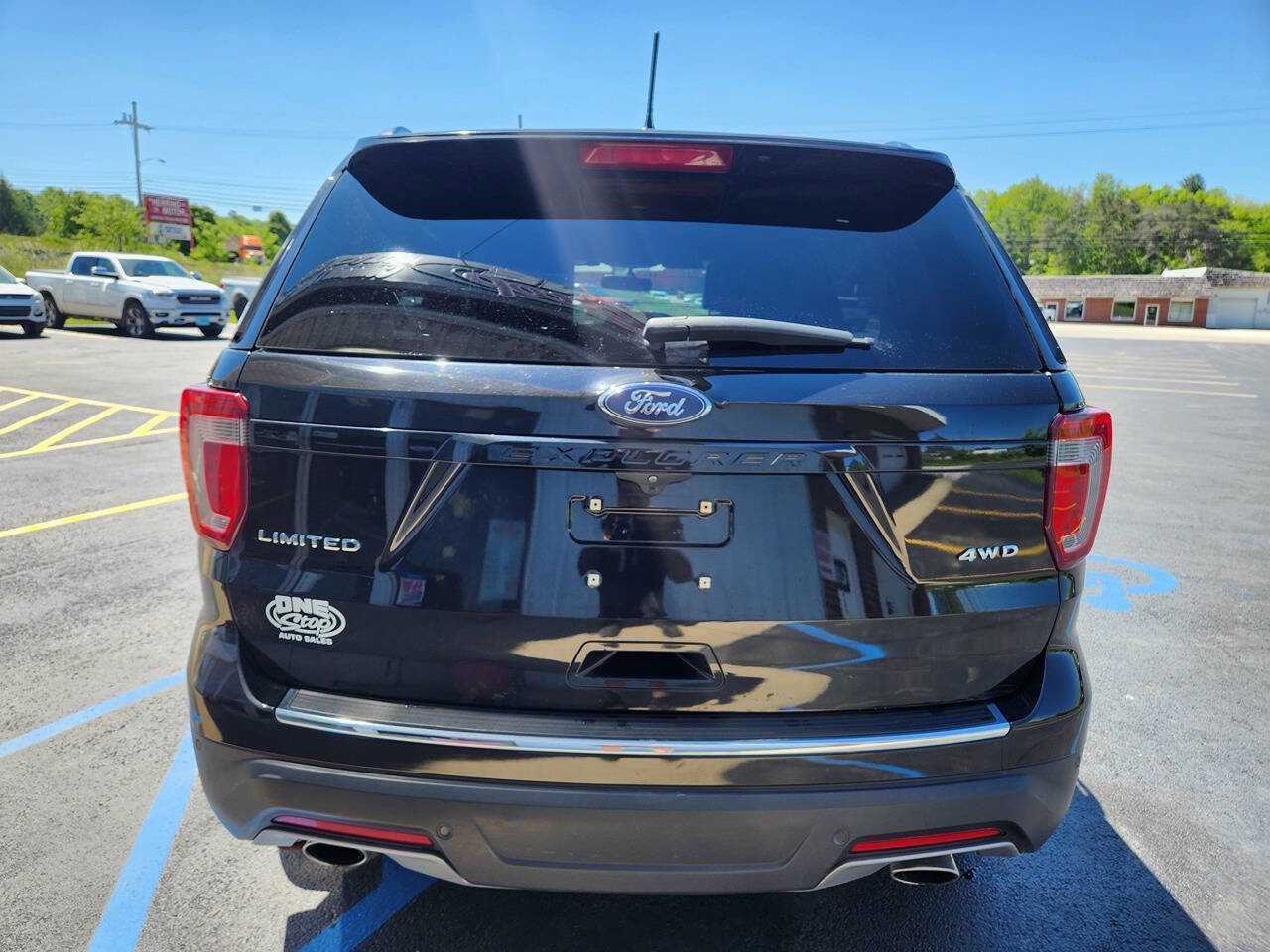 Used 2018 Ford Explorer Limited AWD/4WD image 12