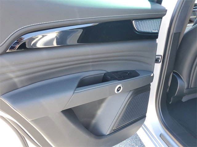 New 2024 Maserati Grecale GT image 8