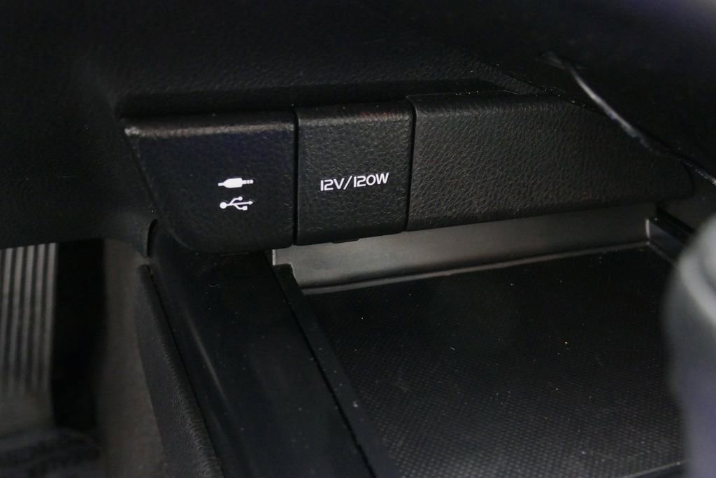 Used 2019 Toyota Camry LE FWD image 10
