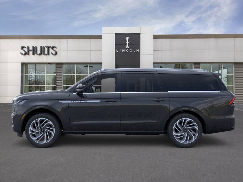 New 2025 Lincoln Navigator L Reserve image 3