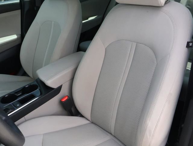 Used 2017 Hyundai Sonata SE image 12
