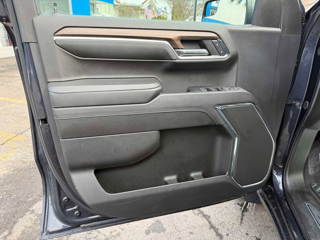 Used 2024 Chevrolet Silverado 1500 LT image 12