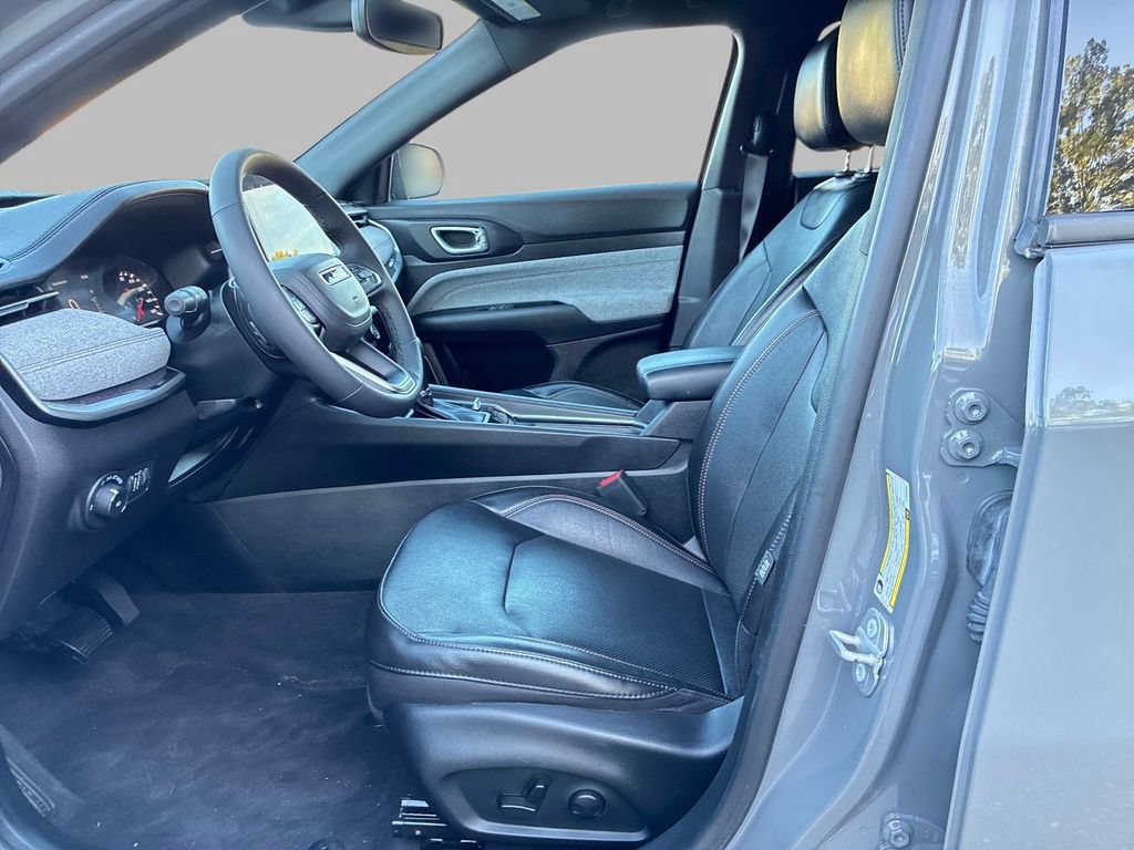 Certified 2023 Jeep Compass Latitude AWD/4WD image 22