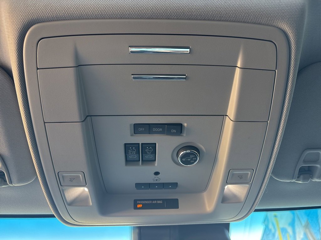 Used 2018 GMC Yukon SLT w/ Open Road Package image 16