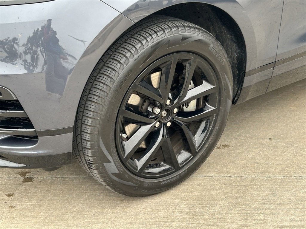 Used 2025 Land Rover Range Rover Velar Dynamic SE image 9