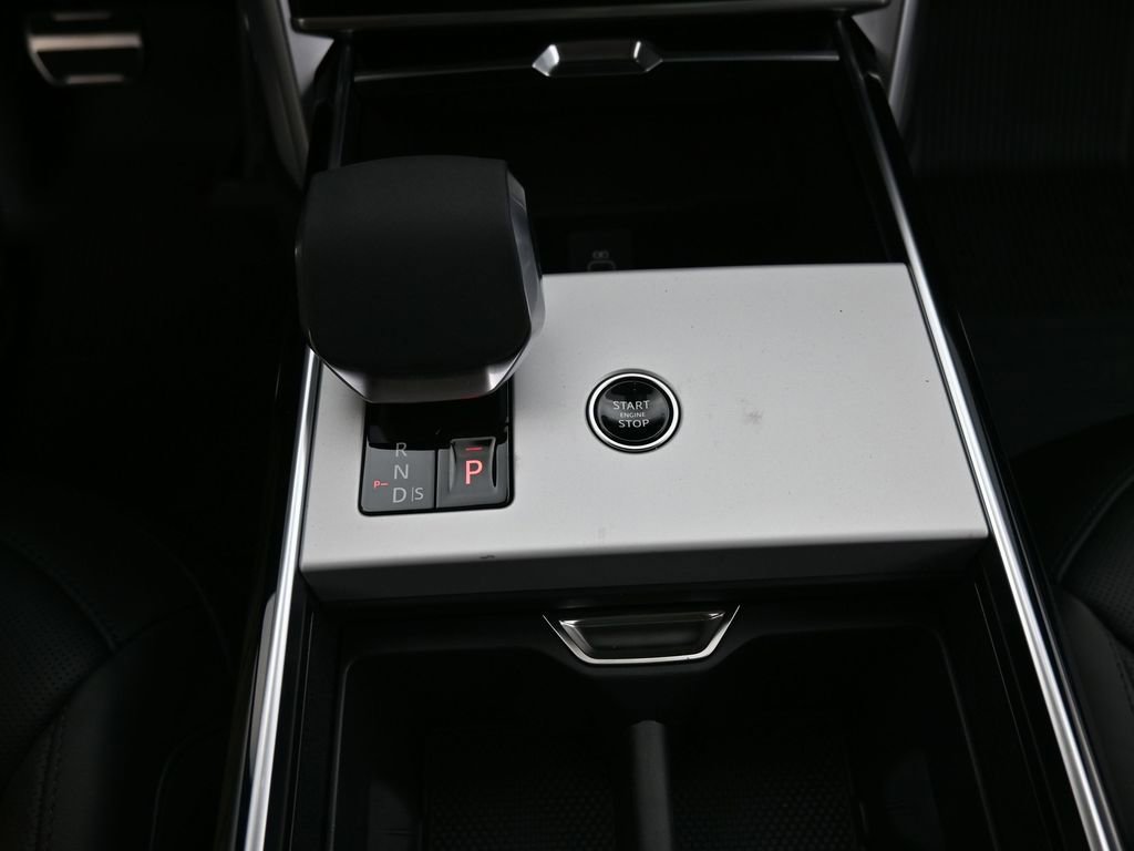 New 2025 Land Rover Range Rover SE AWD/4WD image 31