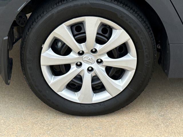 Used 2025 Toyota Corolla LE FWD image 9